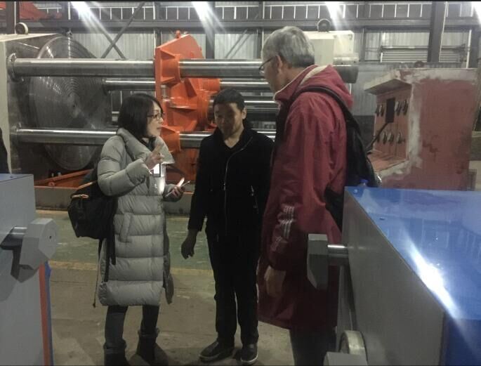 日本沢村閥門SAWAMURA VALVE質(zhì)檢部長來公司驗收閥門試驗臺。